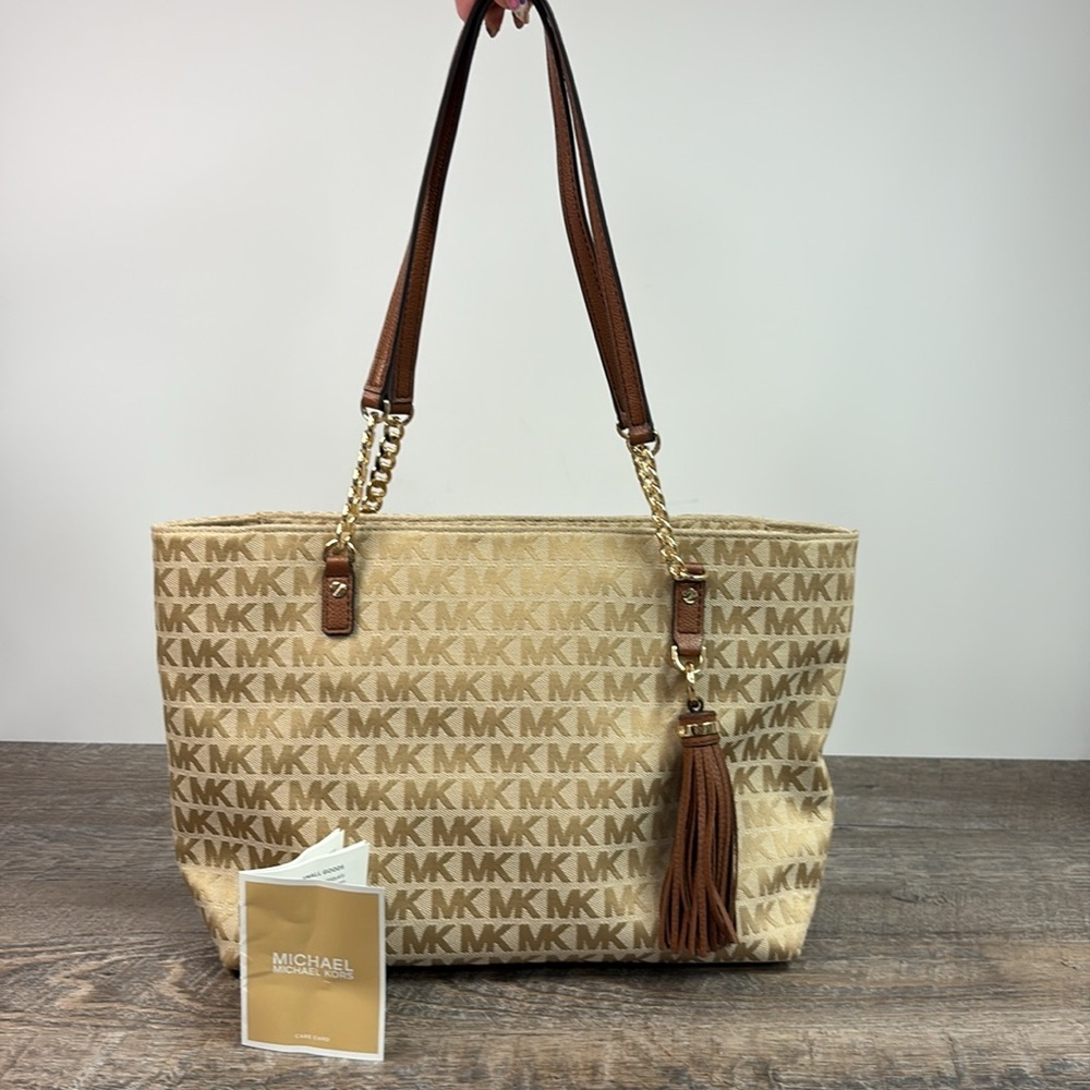 NEW Michael Kors Jet Set EW Tassel Chain Tote